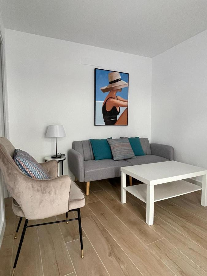 Apartamentos La Hormiga Deluxe Адра Екстер'єр фото