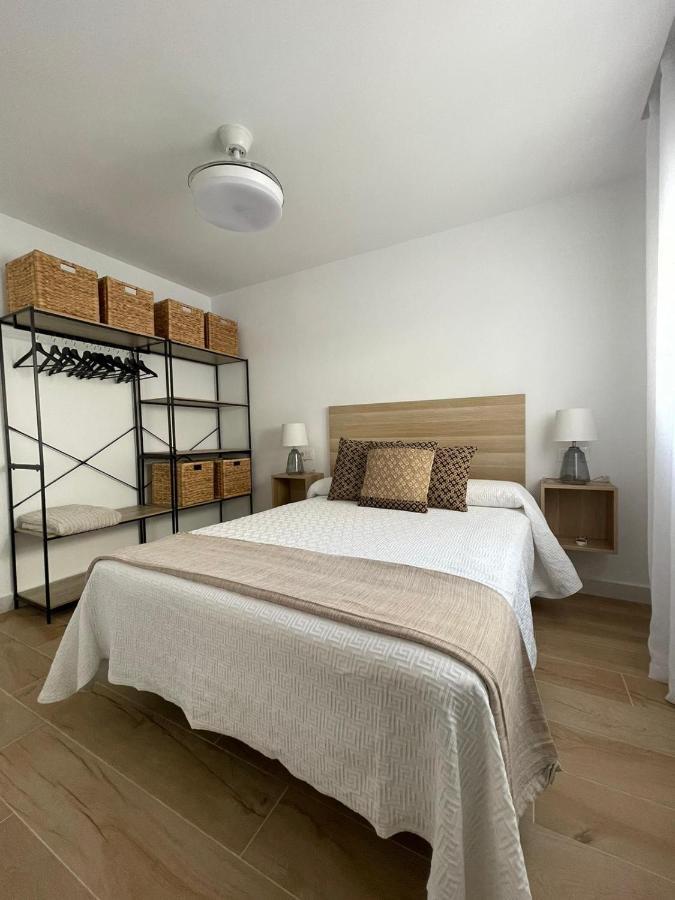 Apartamentos La Hormiga Deluxe Адра Екстер'єр фото