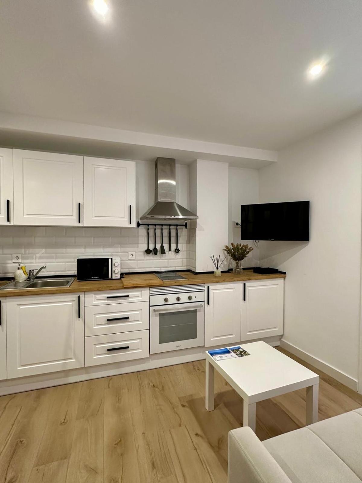 Apartamentos La Hormiga Deluxe Адра Екстер'єр фото