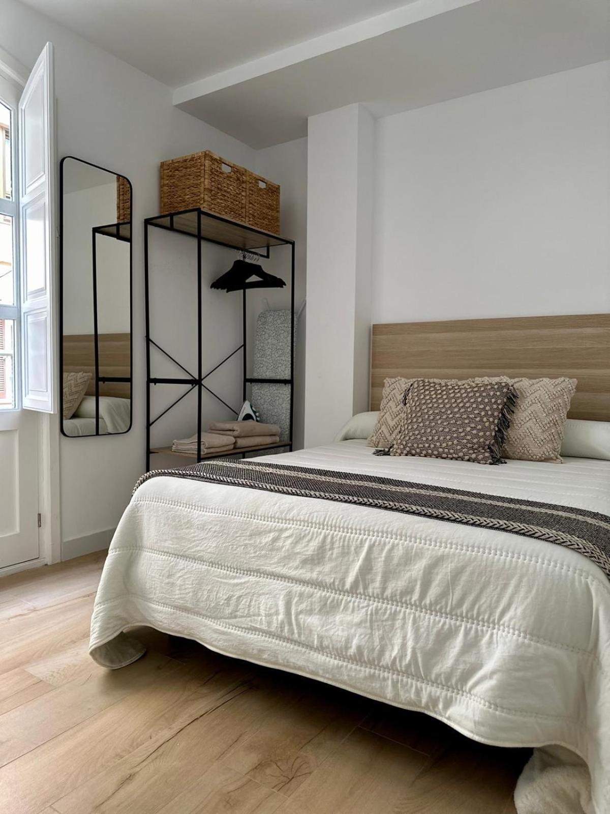 Apartamentos La Hormiga Deluxe Адра Екстер'єр фото